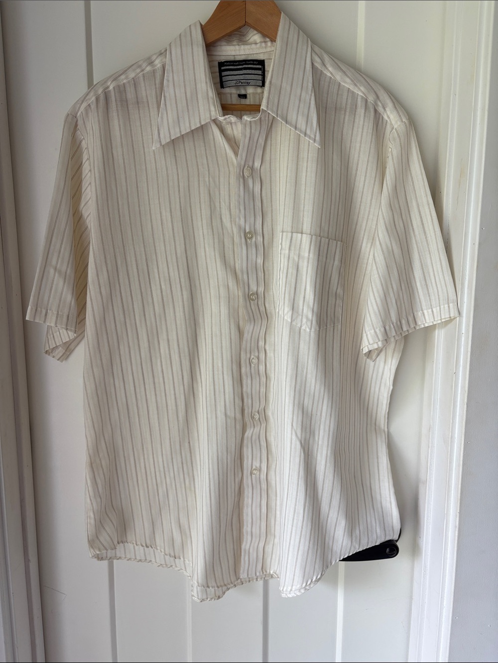 VTG JC penny Cream Short-Sleeve Button-Down Shirt with Subtle Stripes